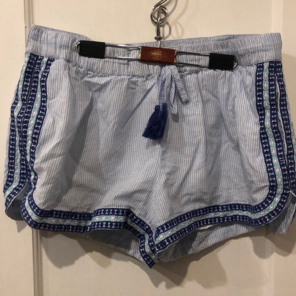 Vineyard vines embroidered pull-on shorts